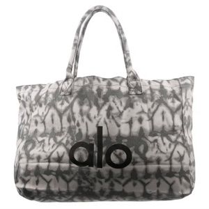 Alo Yoga shopper tote bag